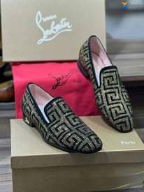 A picture of Men s shoes