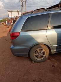 A picture of Neatly Used Toyota Sienna 2005 model