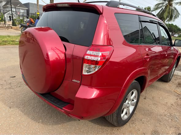 A picture of Toyota RAV4 2009