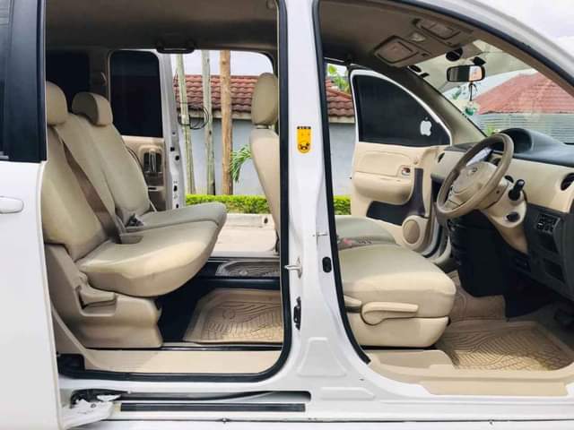 A picture of Toyota sienta