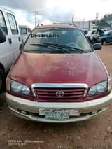 A picture of 2002 TOYOTA Picnic