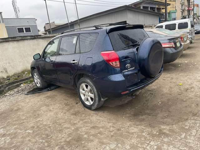 A picture of Toyota rav4 2008 Price.3.5m to owner Location.. Ajah Badore Note