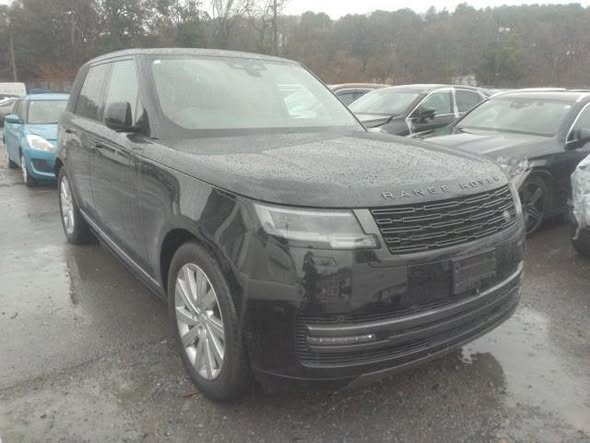 A picture of DAMAGED LAND ROVE RANGE ROVER READY TO BE IMPORTED UGX