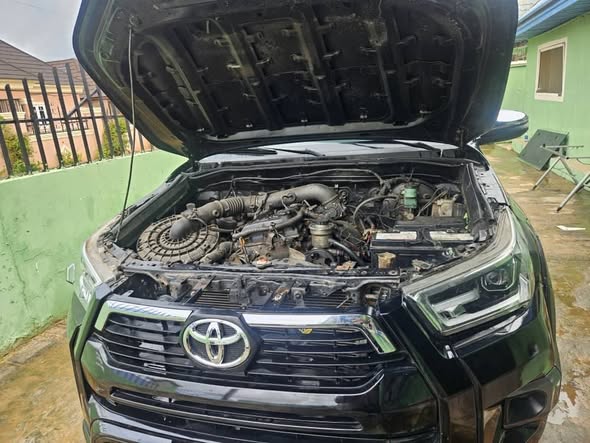 A picture of Manuel Hilux Nigerian used tokumbo standard engine gear AC interior