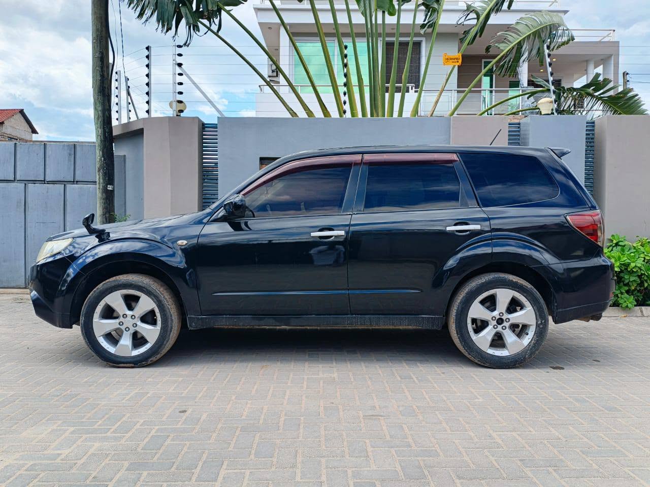A picture of SUBARU FORESTER 0767058883