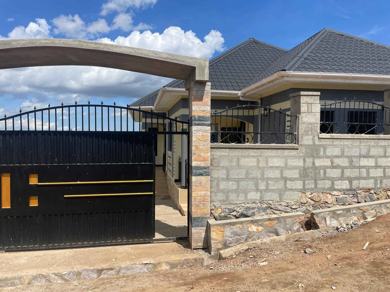 A picture of BEAUTIFUL HOME LOCATED NAMUGONGO SONDE
