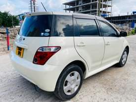 A picture of TOYOTA IST