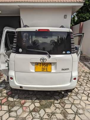 A picture of TOYOTA SIENTA