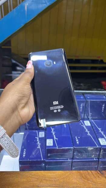 A picture of MI EDGE NOTE 2