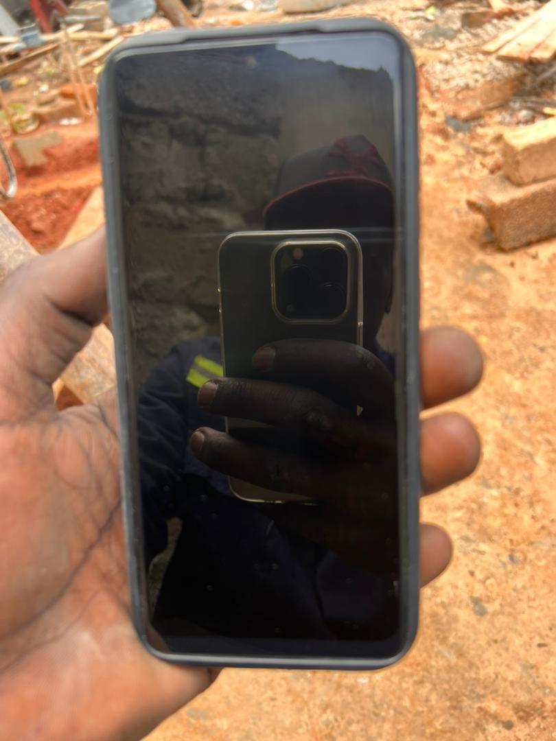 A picture of Samsung s20plus