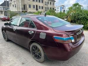 A picture of Toyota Camry 2010 model With an ANDROID SCREEN Neatly baked
