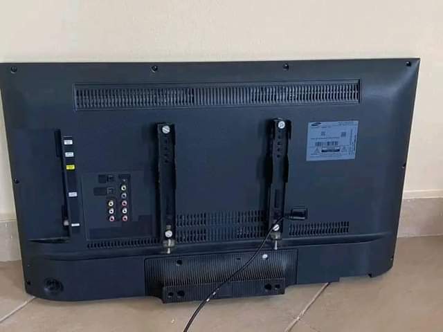 A picture of Samsung inch 32