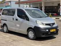 nissan nv200