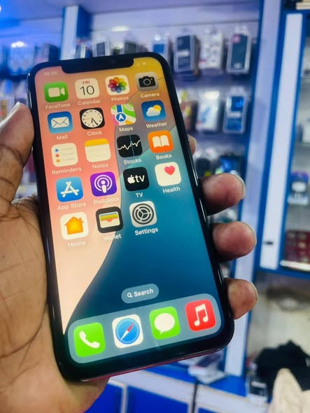 A picture of IPHONE 11 Pro USES WI FI ONLY AT ONLY 420