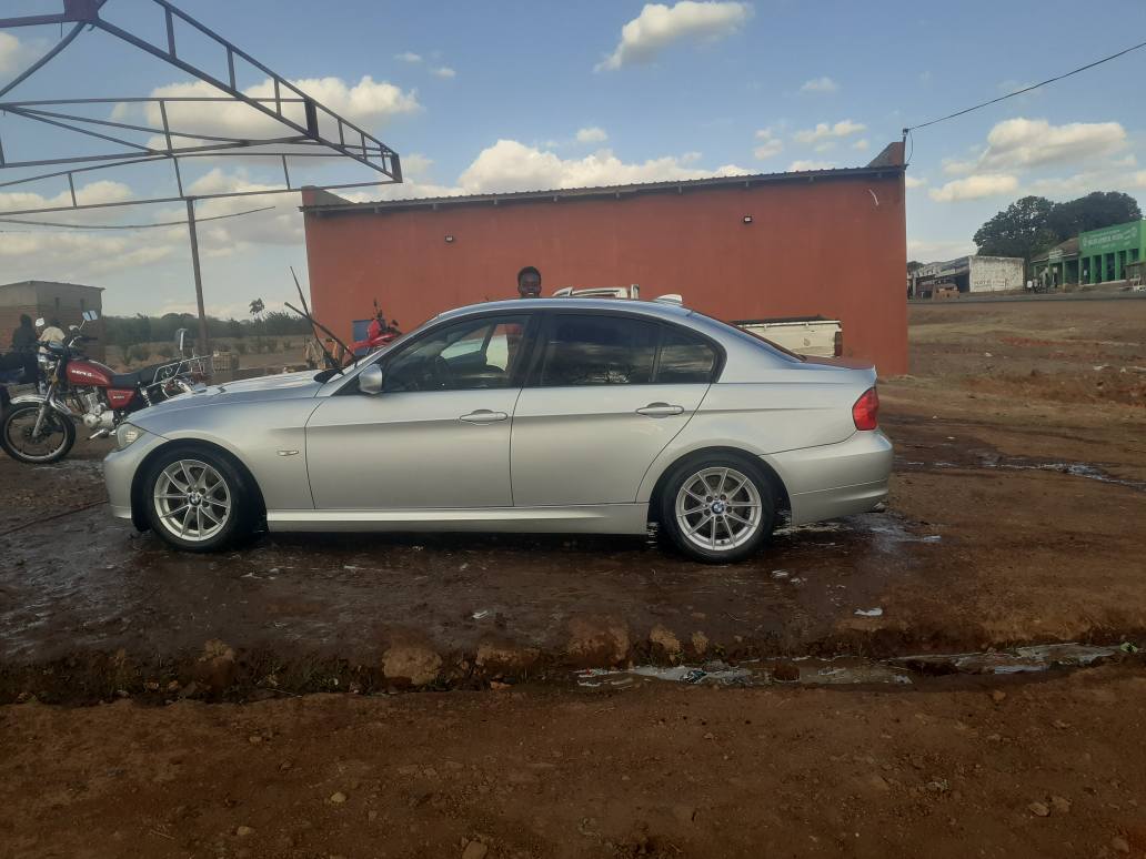 A picture of Bmw 320i
