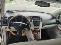A picture of 06 Lexus Rx 330
