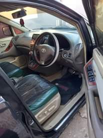 A picture of Toyota harrier old