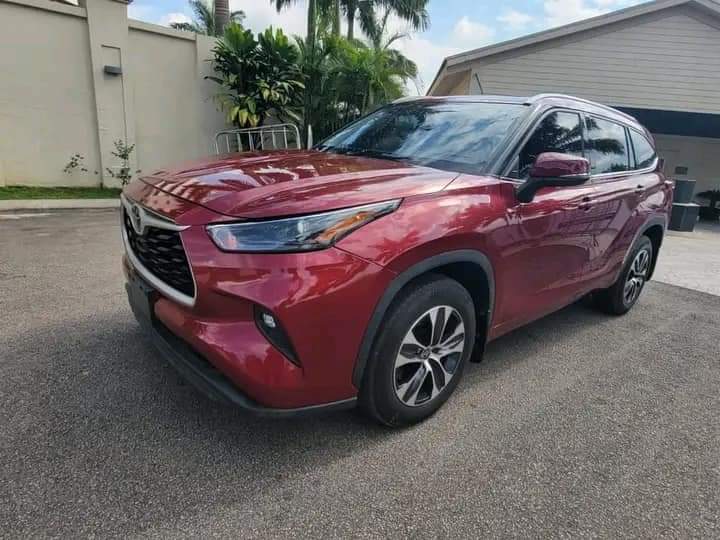 A picture of 2022 Toyota Highlander XLE foreign price 65M Location Abuja 08160229978