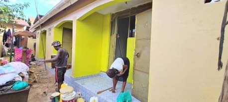 A picture of 3 double rooms for sale at 65m. They make 1m.per