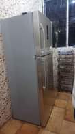 A picture of Fridge von hotpoint offer 570 000Tsh tu