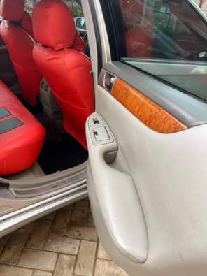 A picture of 2005 model lexus Es330 Available for sale Untampered engine and