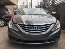 A picture of Hyundai Sonata 2012