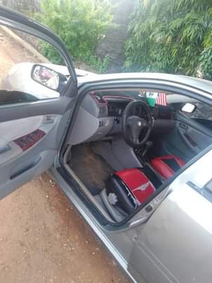A picture of 2004 TOYOTA COROLLA
