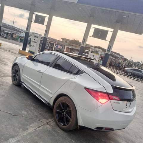 A picture of 2011 Acura ZDX