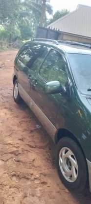 A picture of Back to business 2002 Toyota sienna for sale First body