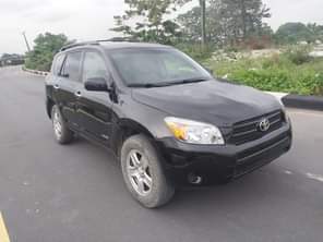 A picture of Awoof deal Toyota Raf4 2008 model Painted on first body