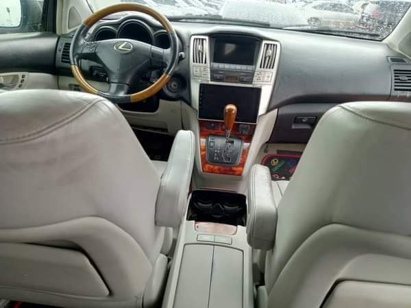 A picture of Highest grade Lexus RX 330 Everything is intact and untouched