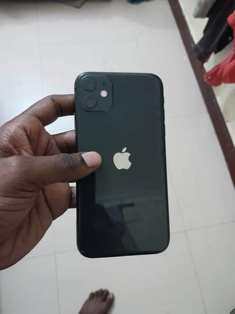 A picture of Iphone 11 plain