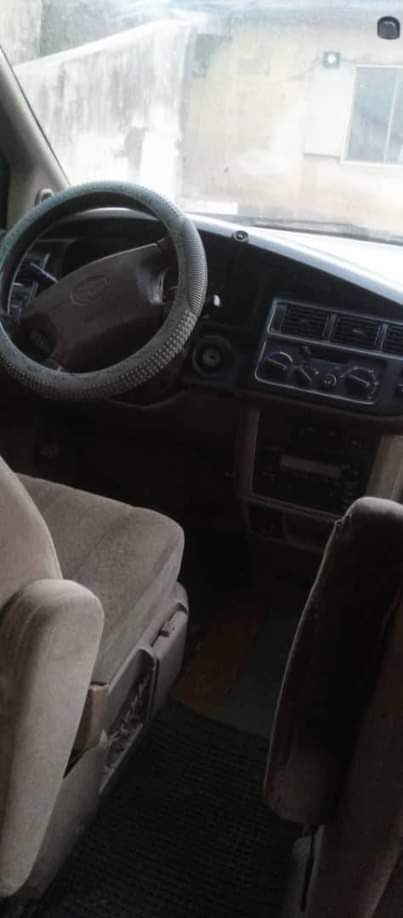 A picture of Private used Toyota sienna 02 for sale at the rate