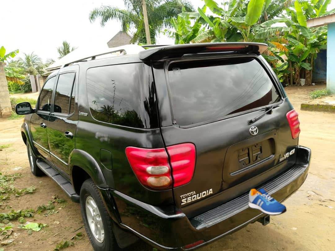 A picture of Toyota Sequoia