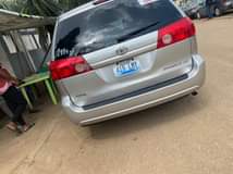 A picture of Toyota sienna 2010
