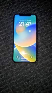 A picture of Iphone X gb 64