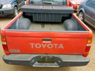 A picture of Toyota Tacoma pickup For Sale at Lagos state 800 000