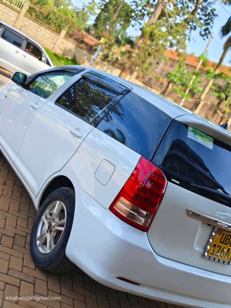 A picture of Toyota wish