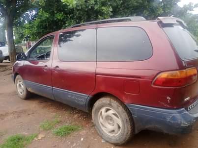 A picture of Sienna 2000