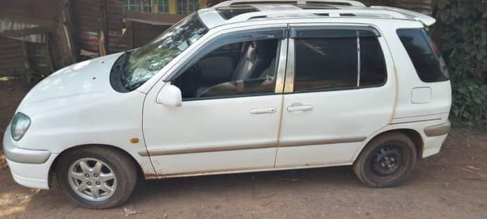 A picture of 1998 Toyota 1998 17