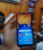A picture of samsung a20 ram3g 32chaji mkataba aina kipenge