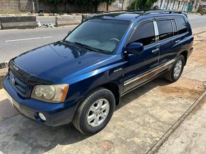A picture of TOYOTA HIGHLANDER 04 TOKS STANDARD
