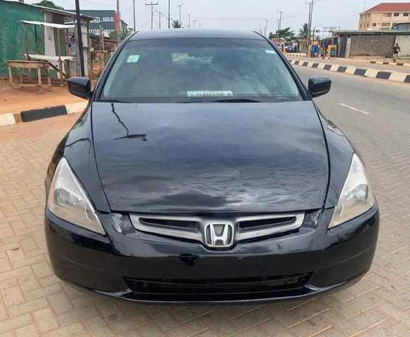 A picture of Honda Accord 05