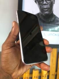 A picture of iphone 11 GB 128