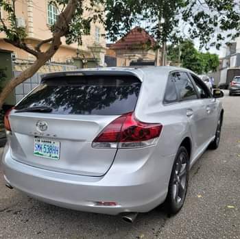 A picture of Toyota venza 2010