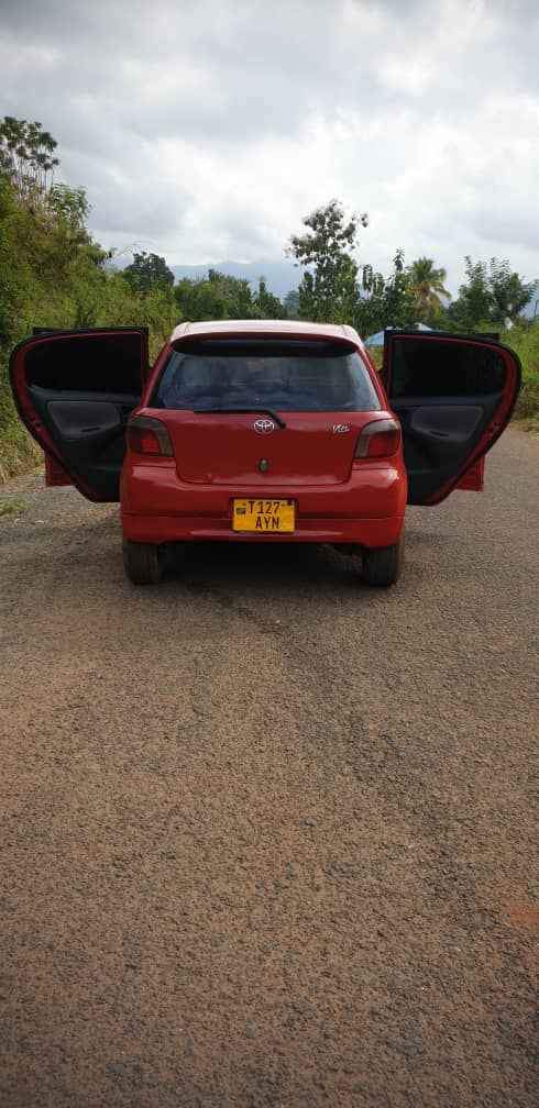 A picture of TOYOTA VITZ BEI MIL 3.8 SAFARI POPOTE FULL AC 0654452600