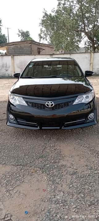 A picture of 2014 Toyota Camry Sport Full Option Toks standard.