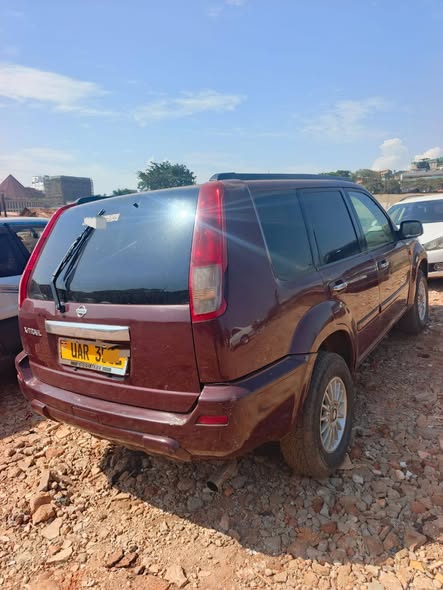 A picture of Nissan X Trail 5 7m