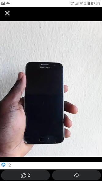 A picture of Samsung galaxy s7 working perfectly fine