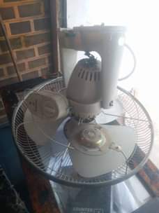A picture of FENI YA JUU INA KILA KITU CHAKE 35 OOO 